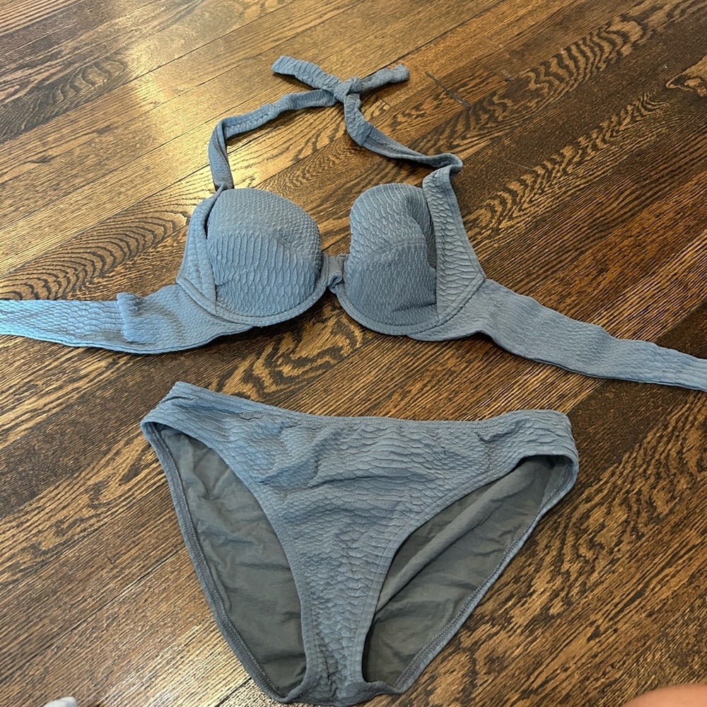 Tommy Bahama gray bikini size 36C and M bottom
